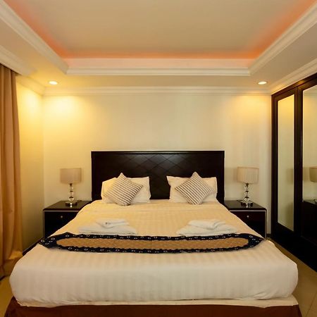 Ivory Palace Hotel Pattaya Exterior photo