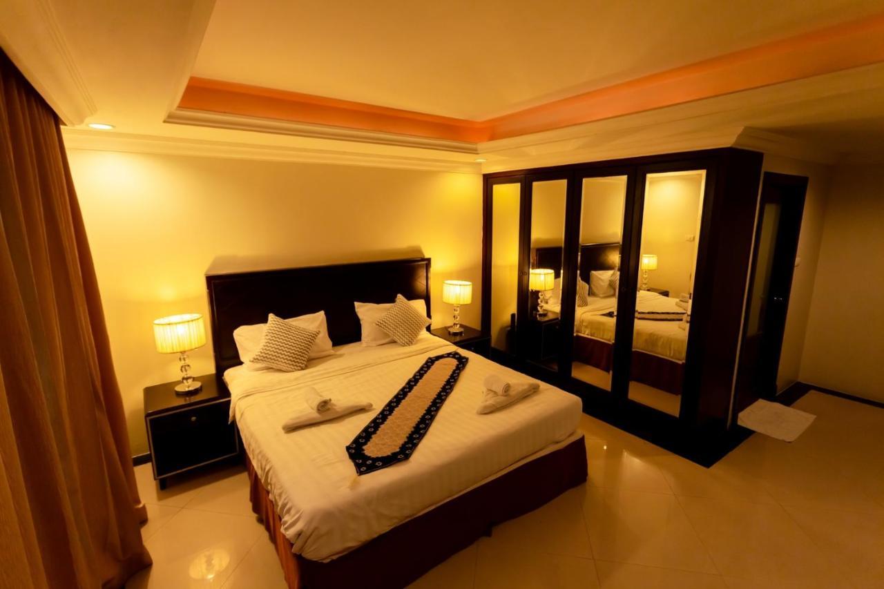 Ivory Palace Hotel Pattaya Exterior photo