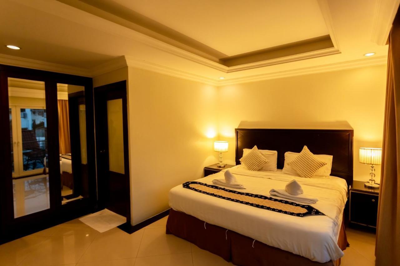 Ivory Palace Hotel Pattaya Exterior photo