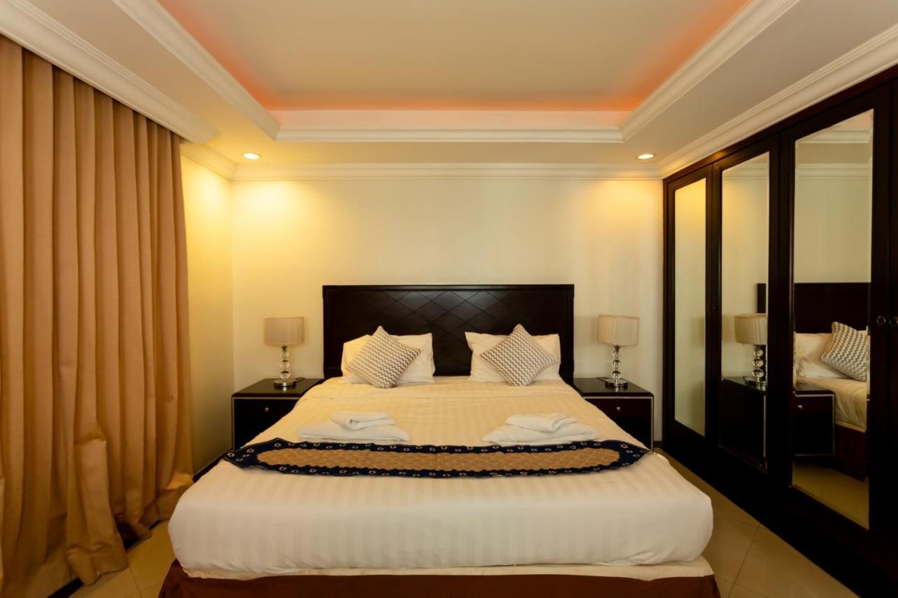 Ivory Palace Hotel Pattaya Exterior photo